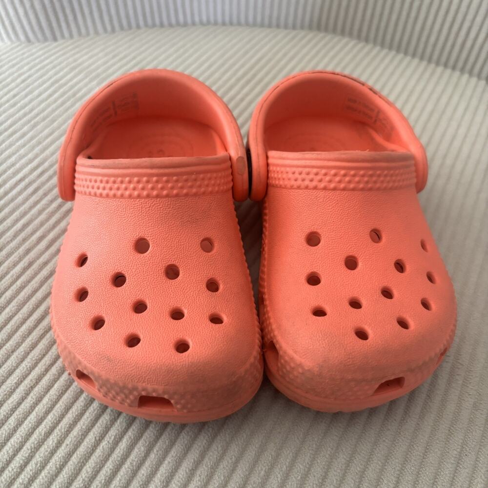 Crocs Classic Clogs Toddler Coral Red Comfort Slip-On Strap Cushion - Picture 5 of 6
